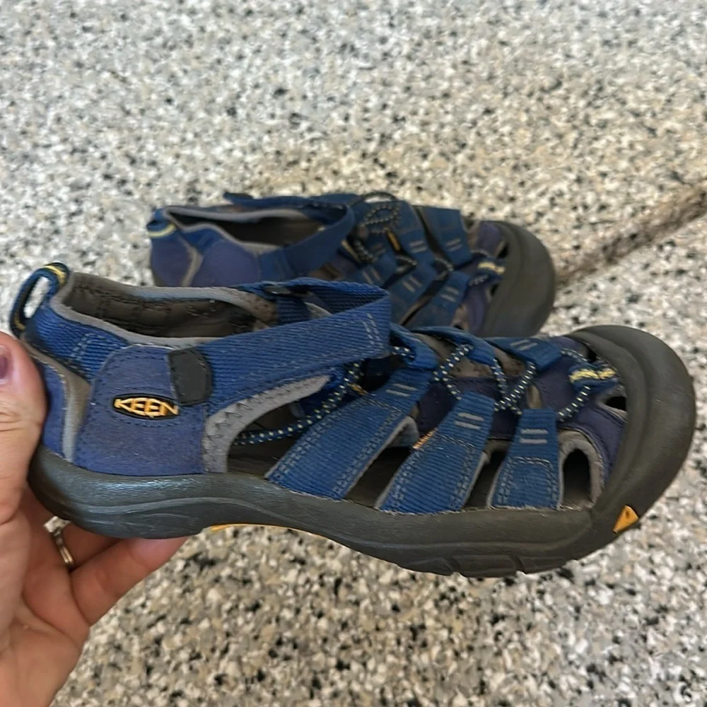 Keen Newport boys sandals 3 navy
